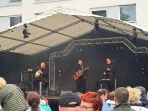 The Stokes auf dem Helgoländer Rathausplatz