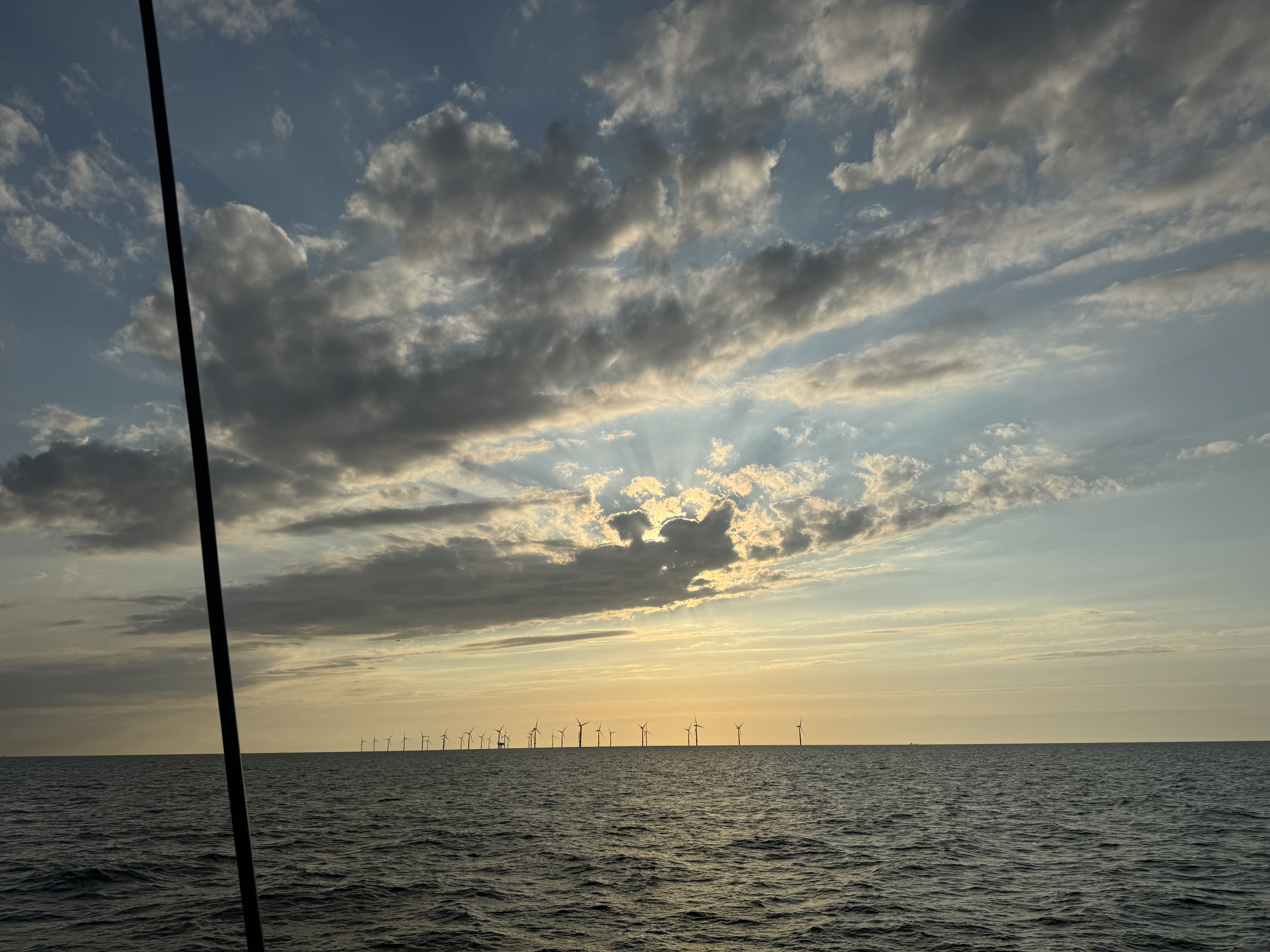 Windpark Borkumriff im Abendlicht