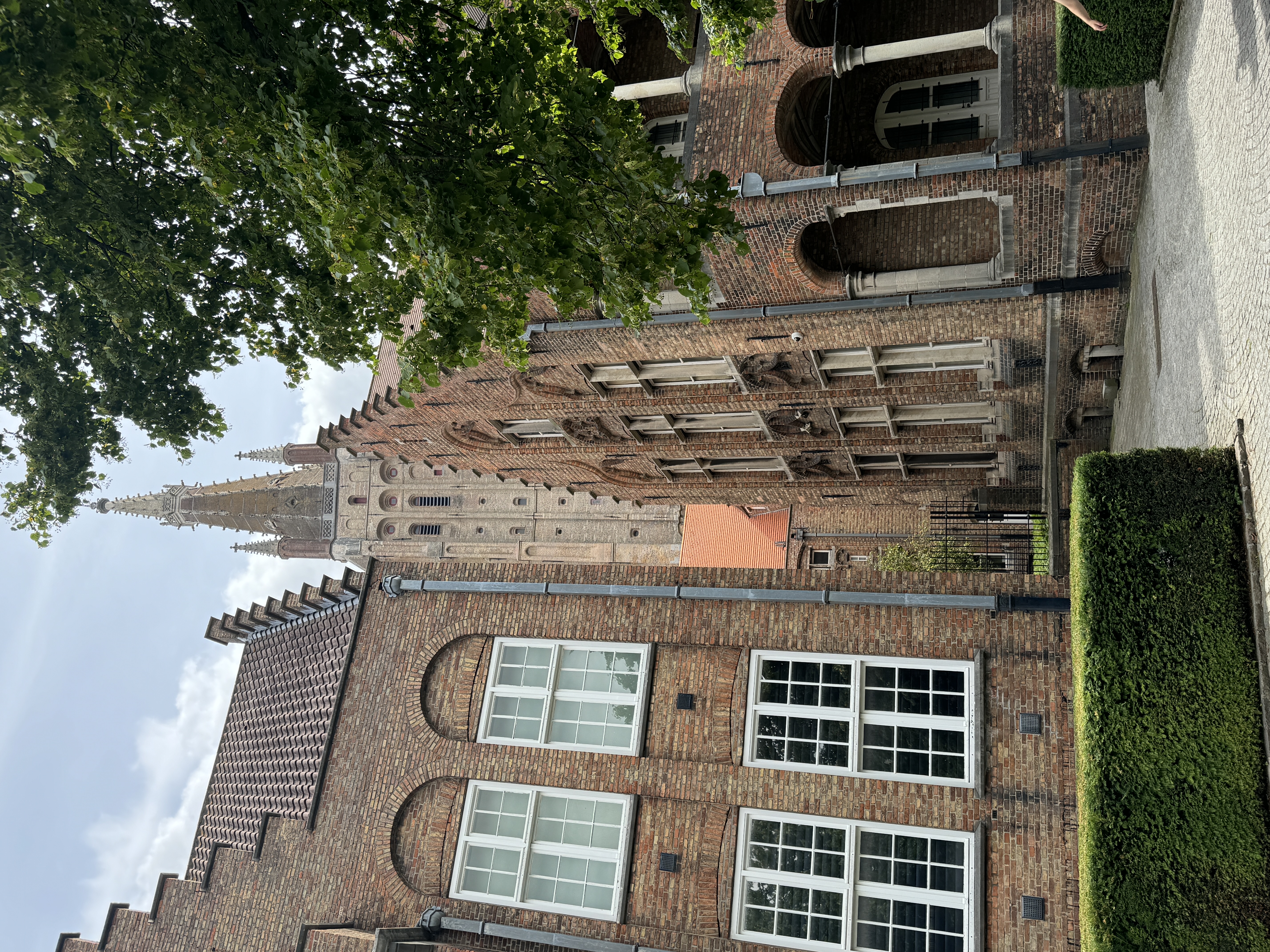 Blick vom Sankt Jansspital auf die Liebfrauenkirche