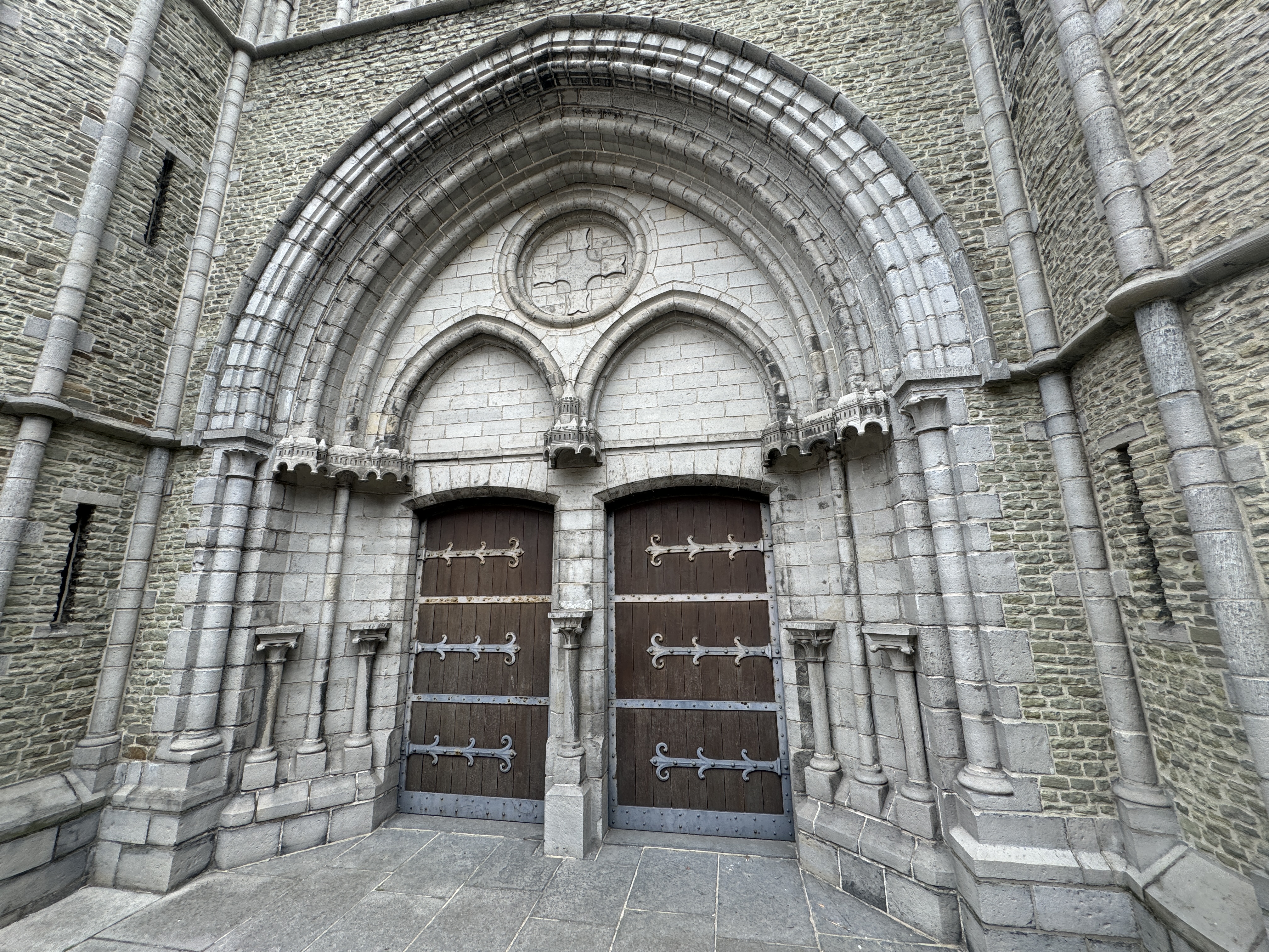 Eingang zur Kirche