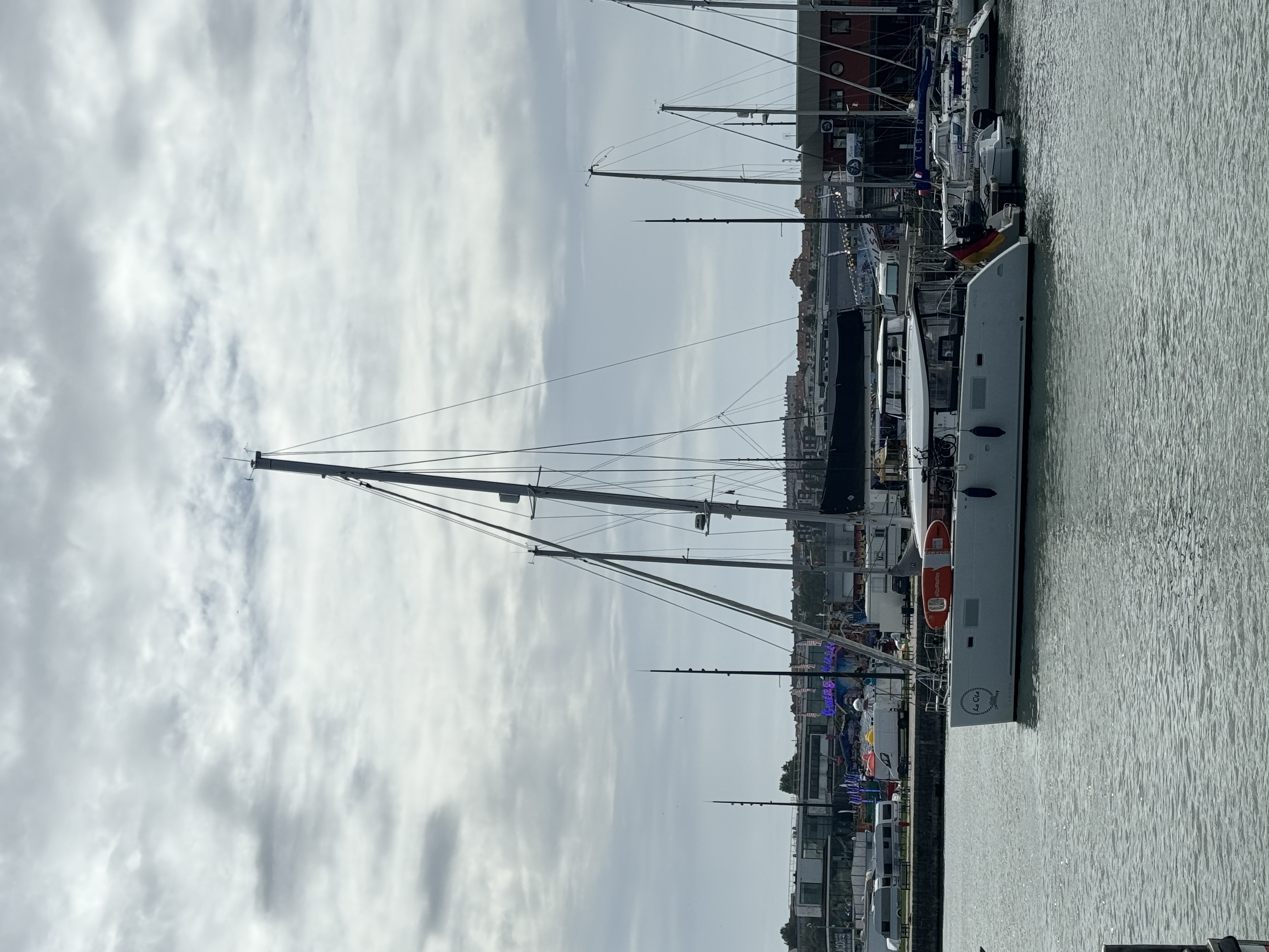 La Ola in Boulogne-sur-Mer