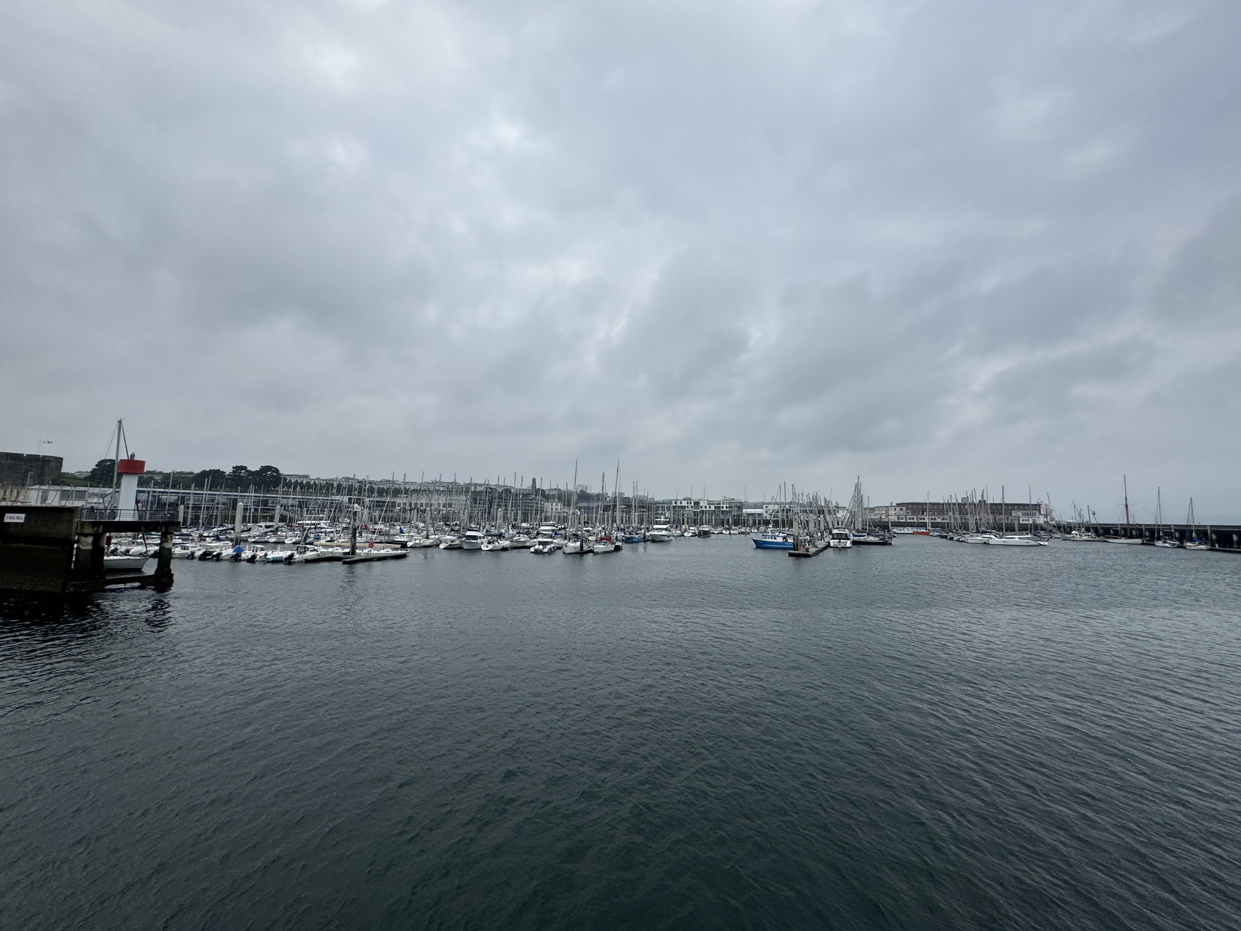 Blick auf die Marina du Chateau