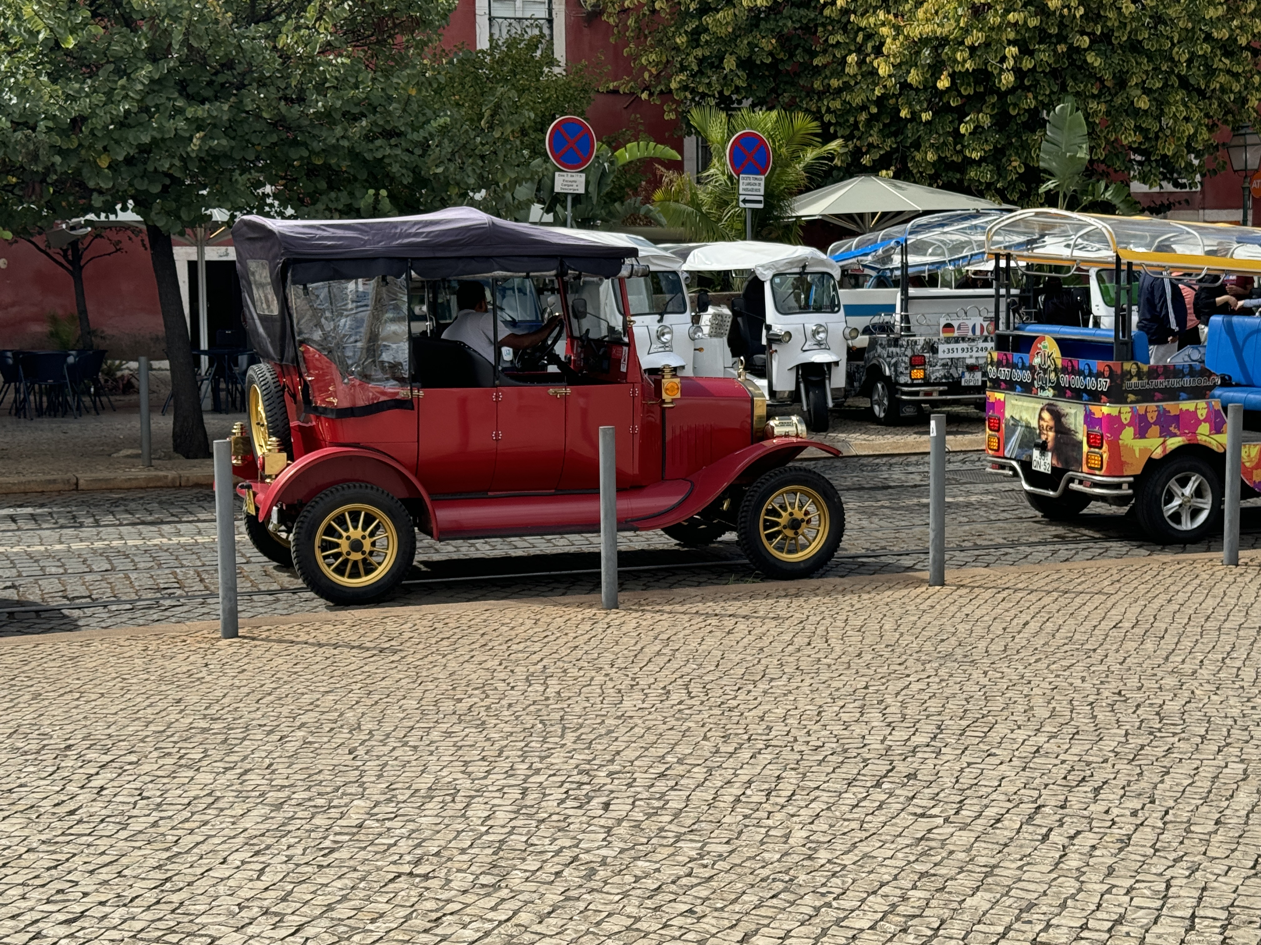 Ford-Replika statt TukTuk