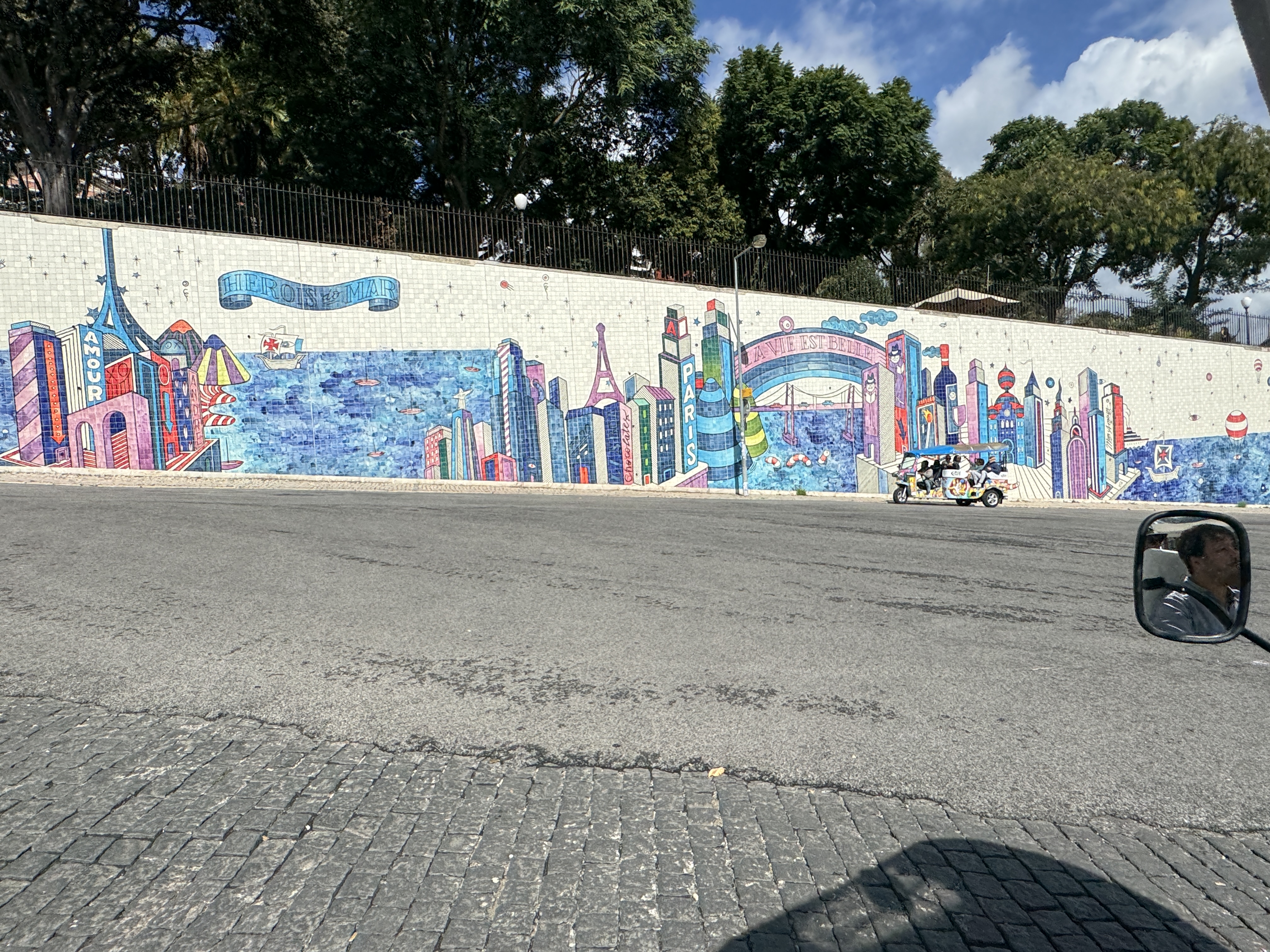 Mural de Azulejos - Botto Machado