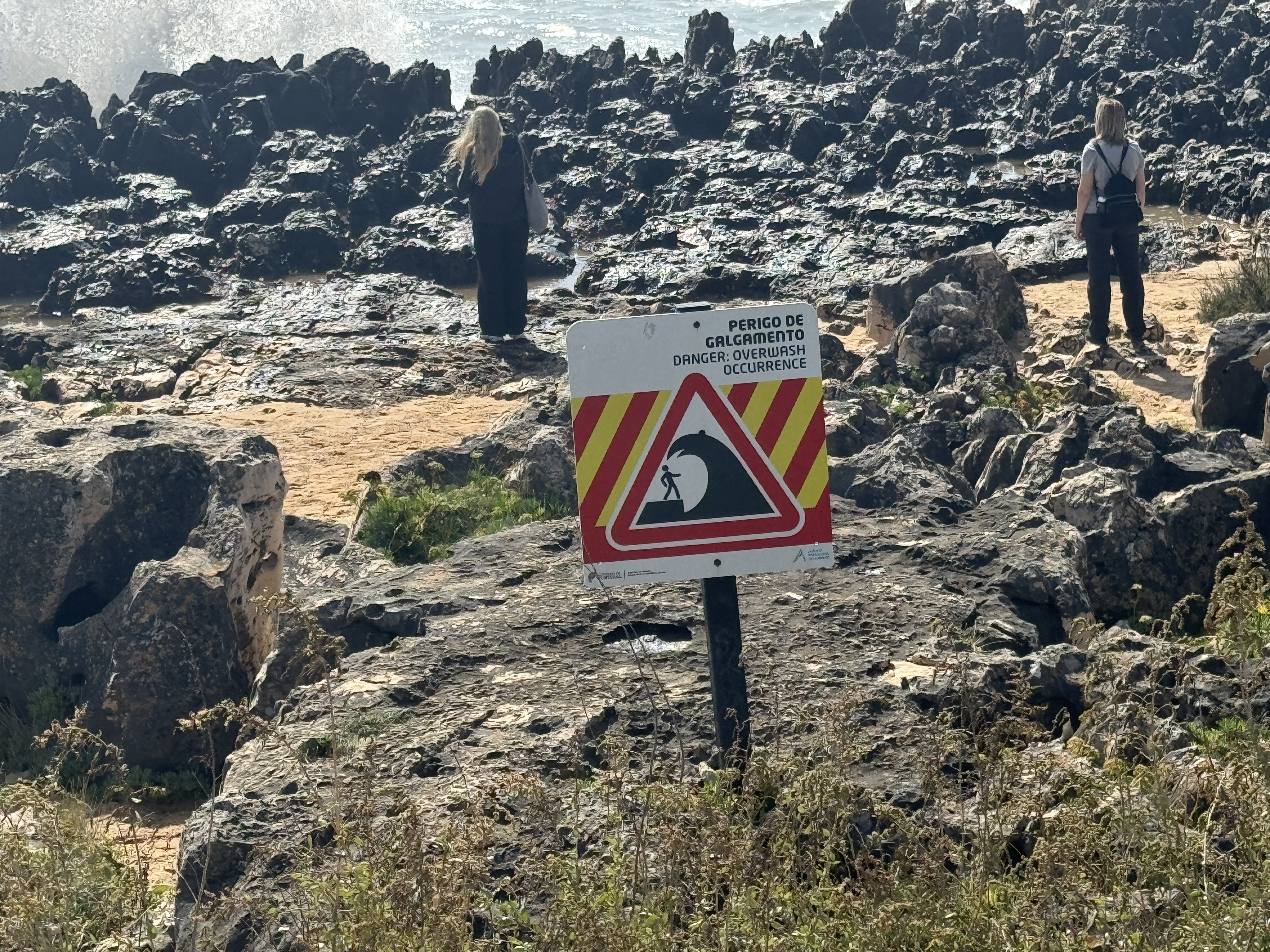 Das Warnschild wird ignoriert