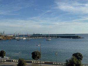 La Ola vor Anker in Sines