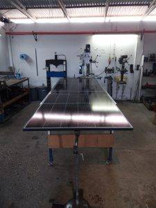 Die neuen Solarpanel in Sergios Werkstatt