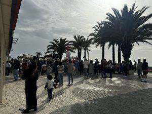 Großer Weihnachtsmannwettbewerb in Quarteira