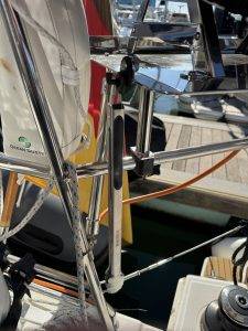 Nun hängt die Grillzange ordentlich