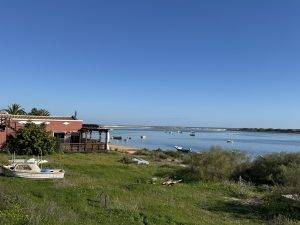 Blick auf die Lagune vom Ort Fabrica