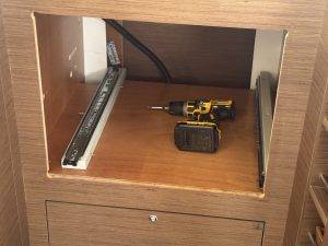 In dieses Loch soll die Schublade rein