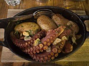 Pulpo aus dem Ofen - alles super lecker!