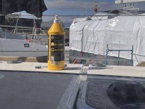 Poliert wird mit Zahnbürste und Senf