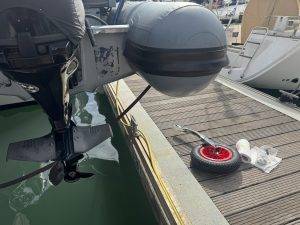 Bootsprojekt - Dinghyräder anschrauben