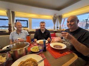 Chili con Carne an Bord von La Ola