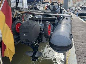 Fertig montierte Dinghy-Räder