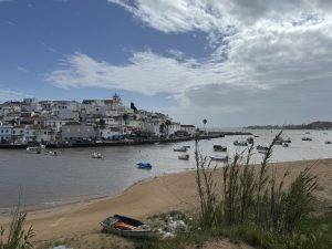 Wolkenlücken in Ferragudo