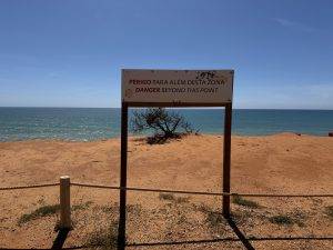 Die Klippen sind absturzgefährdet