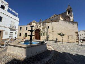 Plaza del Padre Eugenio mit der Iglesia Santa Maria De La O
