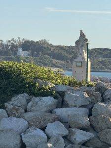 Die Virgen del Carmen grüßt an der Hafenausfahrt