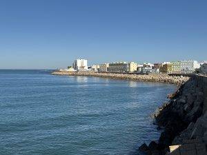 Gute befestigte Kaimauer