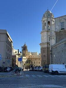 Überall alte Kirchen