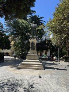 Noch ein Park und noch eine Statue