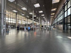 …zur Autovermietung im neuen Bahnhof