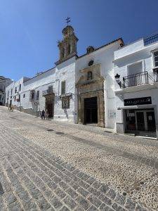 Ja, auch hier gibt es reichlich Kirchen