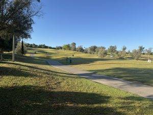 Golfplatzlandschaft im Sonnenschein Golfrunde auf dem Sherry-Golfplatz