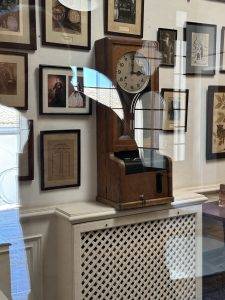 So eine Stechuhr hatten wir in unserer Mühle auch