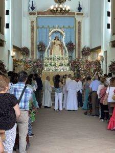 Begrüßung in der Kirche