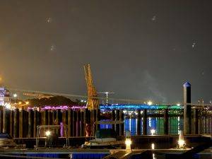 Muelle del Rio Tinto in Regenbogenfarben