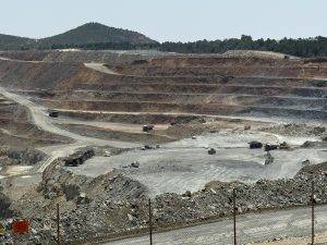 Die Monsterkipper wirken wie Spielzeug