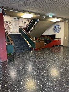 Rhein-Sieg-Gymnasium Treppenaufgang - nicht viel verändert
