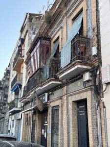 Schinkengeschäfte gobt es in Huelva überall