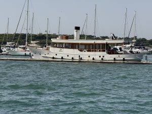 IMG_6438 Schicke Motoryacht