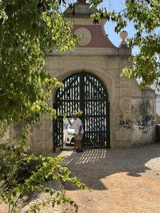 Eingang für kleine Menschen