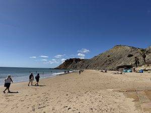 Völlig überfüllter Strand