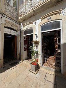 Cafés und Läden im Wechsel