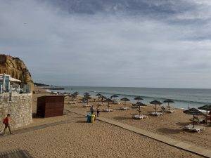 Nicht mehr viel los am Strand