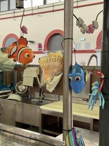 Nemo und Dorie in der Fischabteilung
