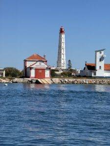 Vorbei an der Ilha Farrol