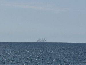 Royal Clipper am Horizont