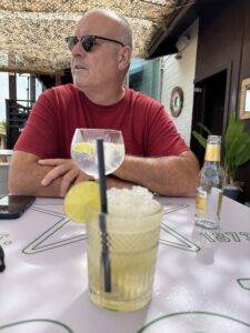 Flucht in die Strandbar