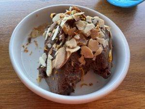 Schokoladenmousse mit Orangen-Mandeln