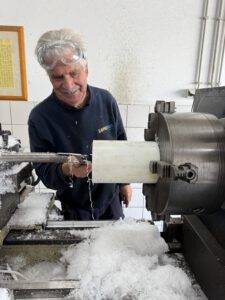 Die neuen Lager werden gedreht