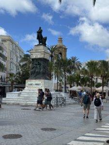Monumento a Segismundo Moret