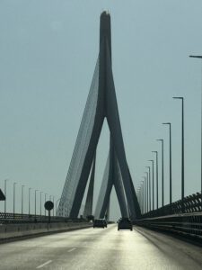 Über die Brücke