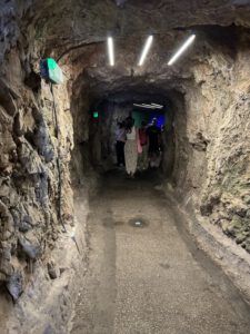 Eingang zur St. Michael‘s,Cave